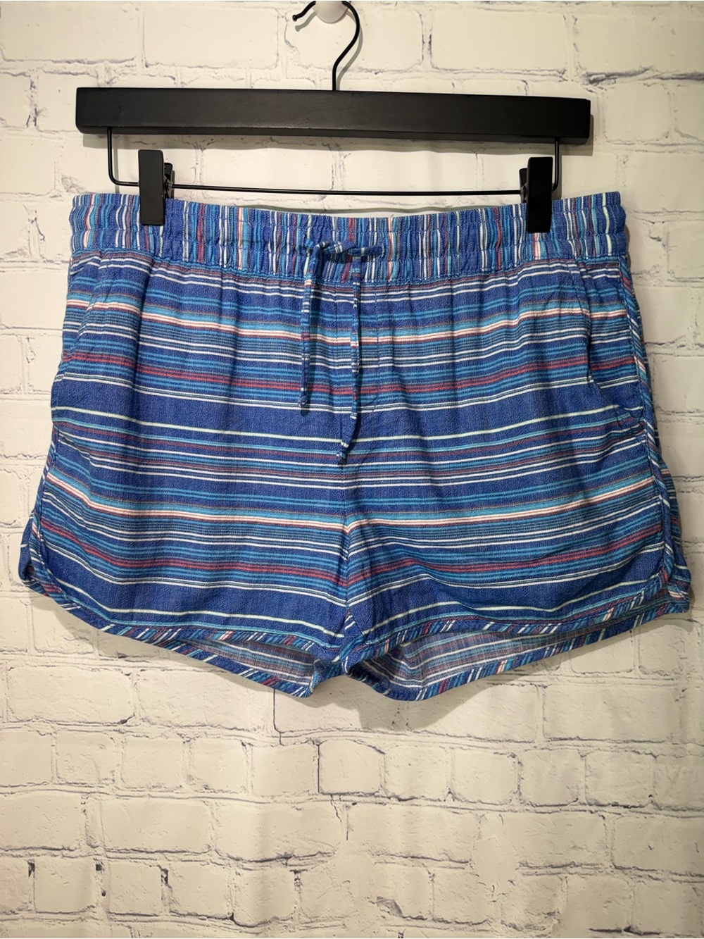 GAP Factory size 6/28 blue shorts with red & white stripes